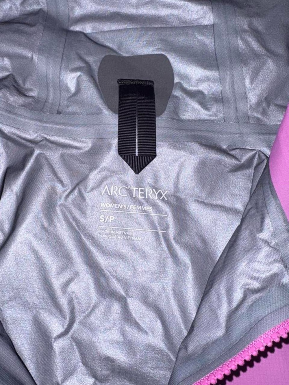 Arc'teryx pink rain jacket - Picture 3 of 3
